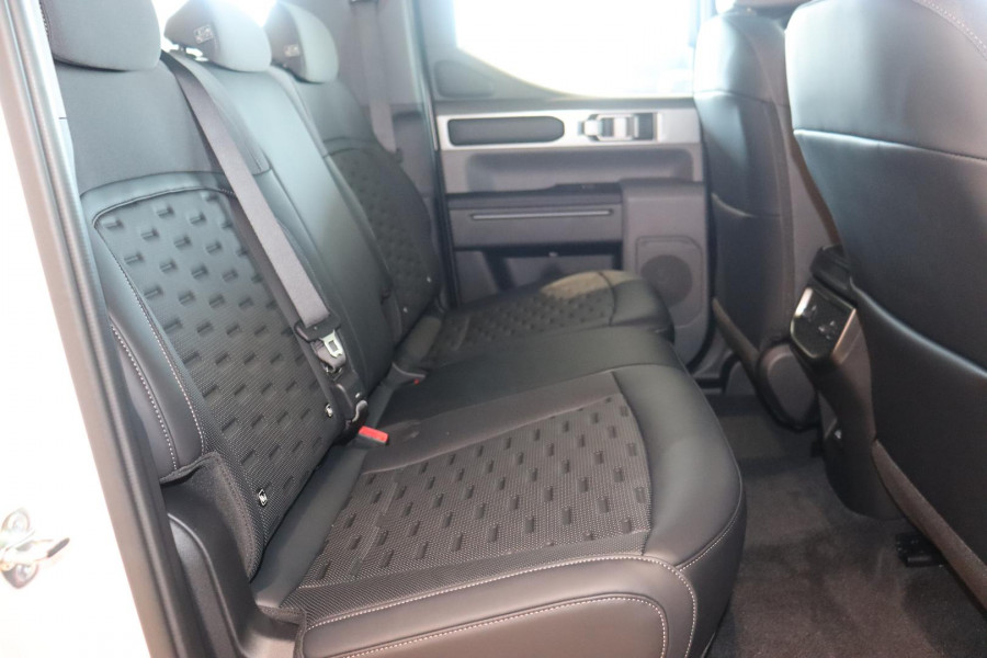2025 MY26 Kia Tasman TK SX+ Ute Image 24