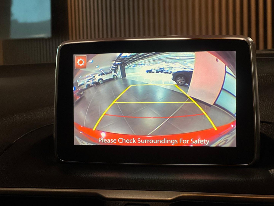 2015 Mazda 3 BM5438 SP25 Hatch Image 18