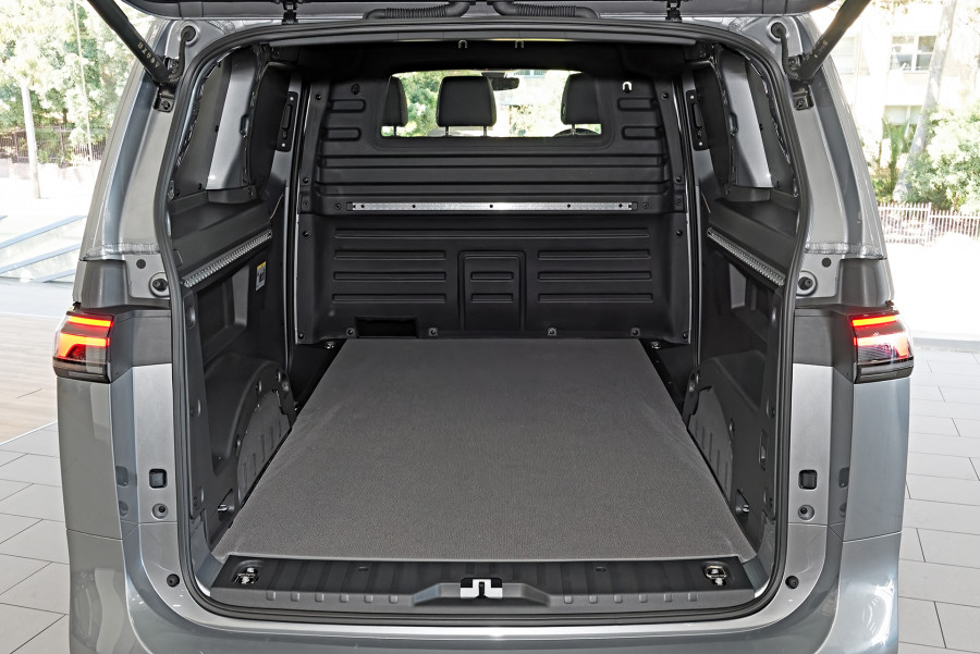 2024 MY25 Volkswagen ID. Buzz Cargo EBN BEV550 Van Image 17