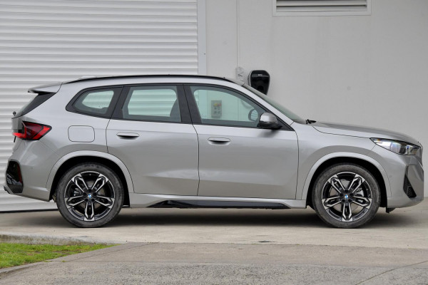 2026 BMW X1 U11 xDrive25e M Sport SUV image 3