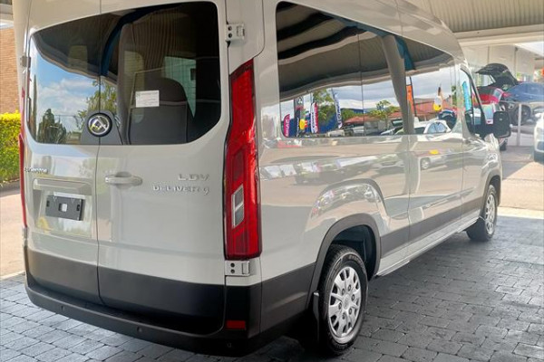 2025 MY24 LDV Deliver 9  12-Seat Bus Image 5