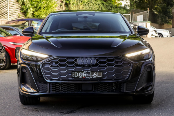 2025 Audi A5 B10 TFSI 150kW S line Sedan image 4