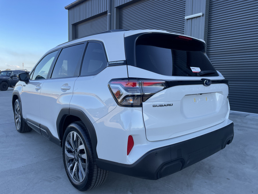 2026 Subaru Forester S6 Hybrid Touring SUV Image 6