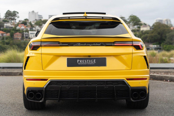 2022 Lamborghini Urus SUV Image 5