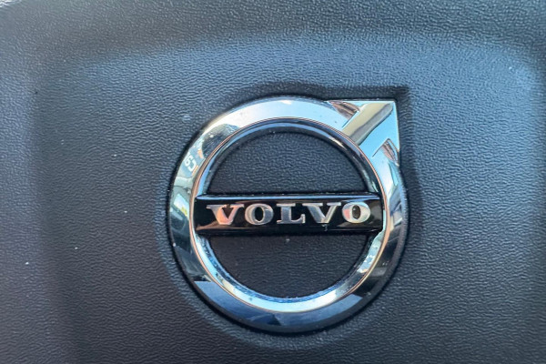 2020 Volvo XC40 XZ T4 Inscription SUV Image 18
