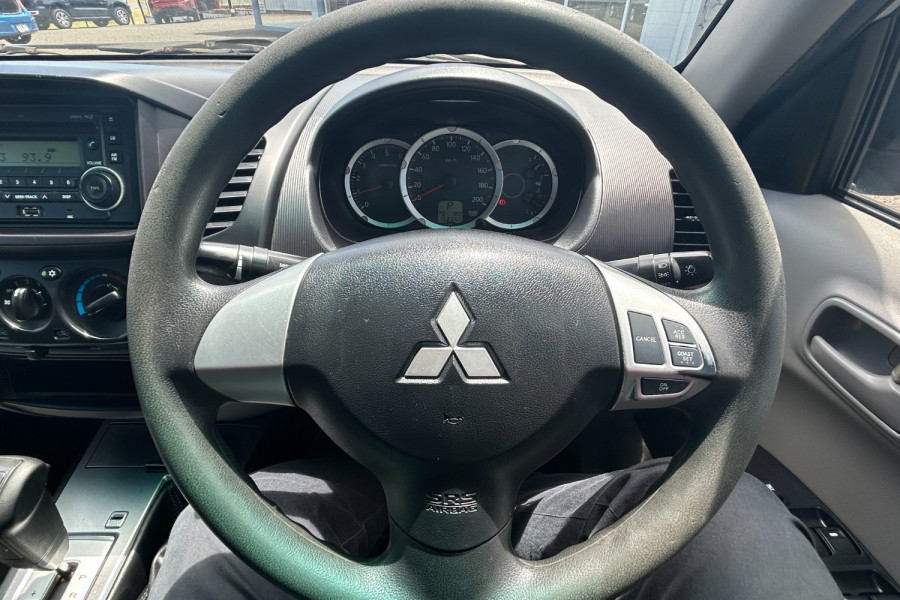2014 MY15 Mitsubishi Triton MN GLX Ute Image 15