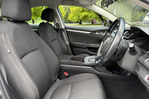 2018 Honda Civic 10th Gen VTi-L Sedan Image 6