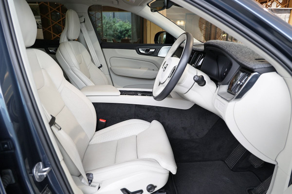 2024 Volvo XC60 MY24 AWD Recharge Ultimate T8 Plug-in Hybrid SUV Image 6