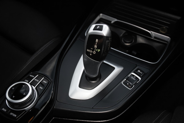 2018 BMW 1 Series 118i Sport Line Hatch image 14