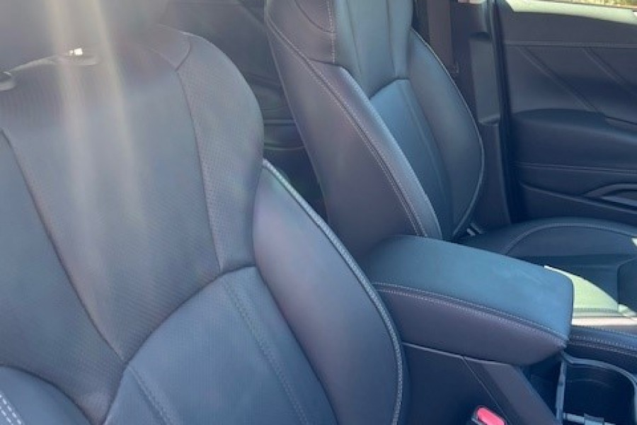 2022 Subaru Forester S5 Hybrid S SUV Image 19
