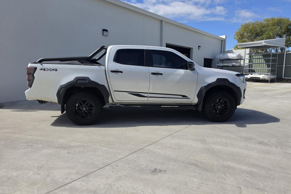 2025 MY24 Isuzu D-MAX RG BLADE Ute Image 2
