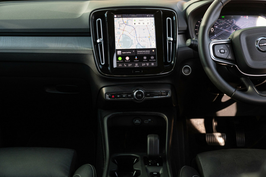 2025 MY26 Volvo XC40 XZ Plus B4 SUV Image 23