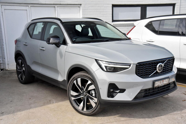 2024 MY25 Volvo XC40  Ultra B4 Dark SUV