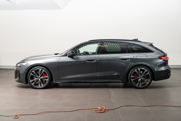 2025 Audi A5 B10 e-hybrid S-Line Wagon image 3