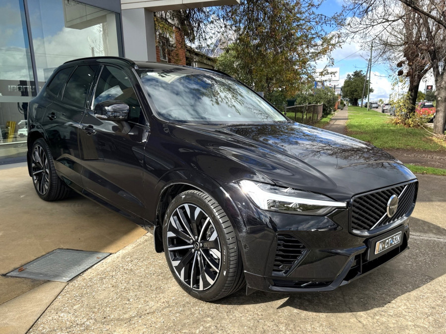 2026 Volvo XC60 UZ Ultra T8 Plug-in Hybrid Dark SUV Image 3