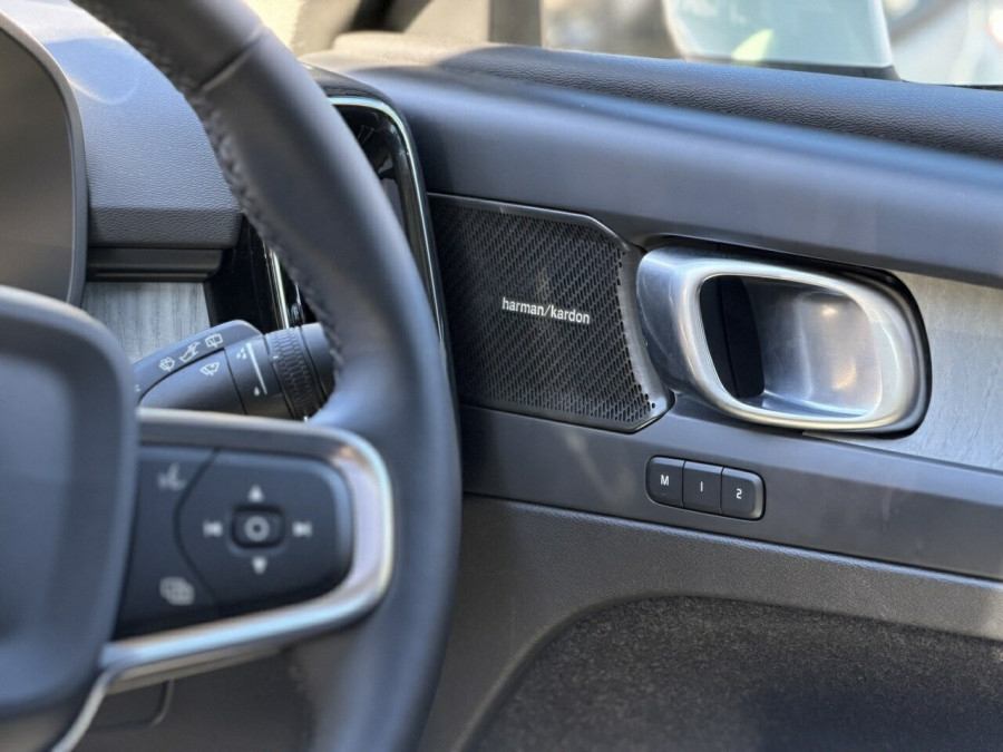 2025 Volvo XC40 XZ Plus B4 SUV Image 13
