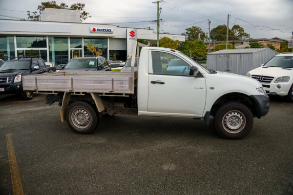 2014 MY15 Mitsubishi Triton MN GL Cab Chassis Image 4