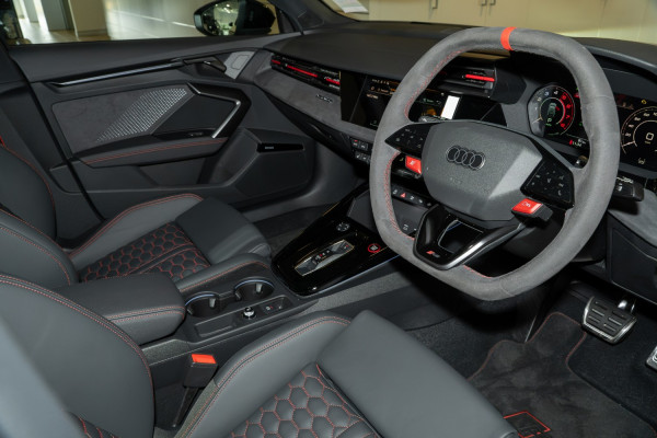 2025 Audi RS 3 GY  Hatch image 5
