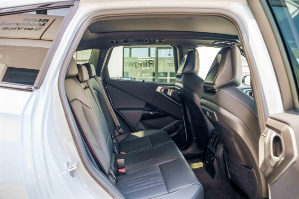 2025 BMW X3 G45 40d xDrive SUV image 9