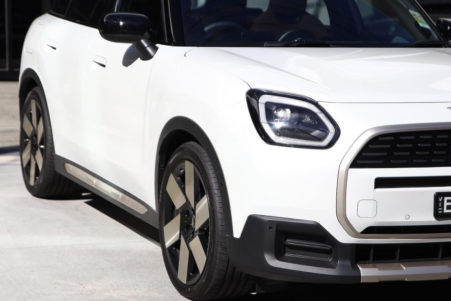 2026 MINI Countryman U25 SE Favoured SUV