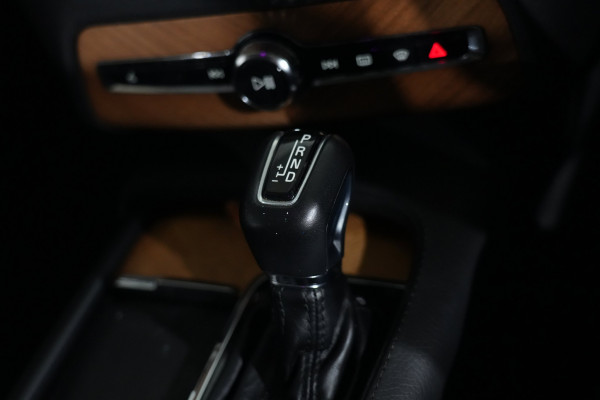 2021 Volvo XC90 L Series T6 Momentum SUV Image 18