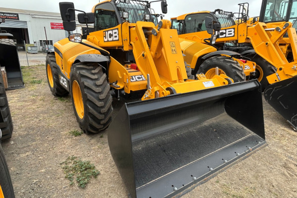 2026 JCB TELEHANDLER - AG Telescopic Handler Image 2