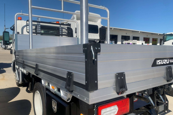 2025 Isuzu  NPR 45/65-175 MT D28 TRADE TRADEPACK Tray Image 11