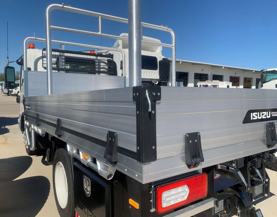 2025 Isuzu  NPR 45/65-175 MT D28 TRADE TRADEPACK Tray Image 11