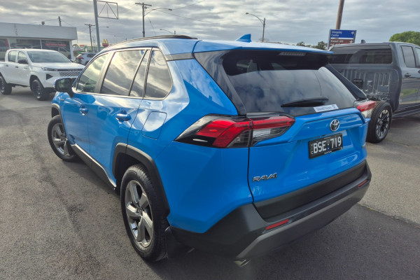 2021 Toyota RAV4 AXAH54R GXL SUV Image 11