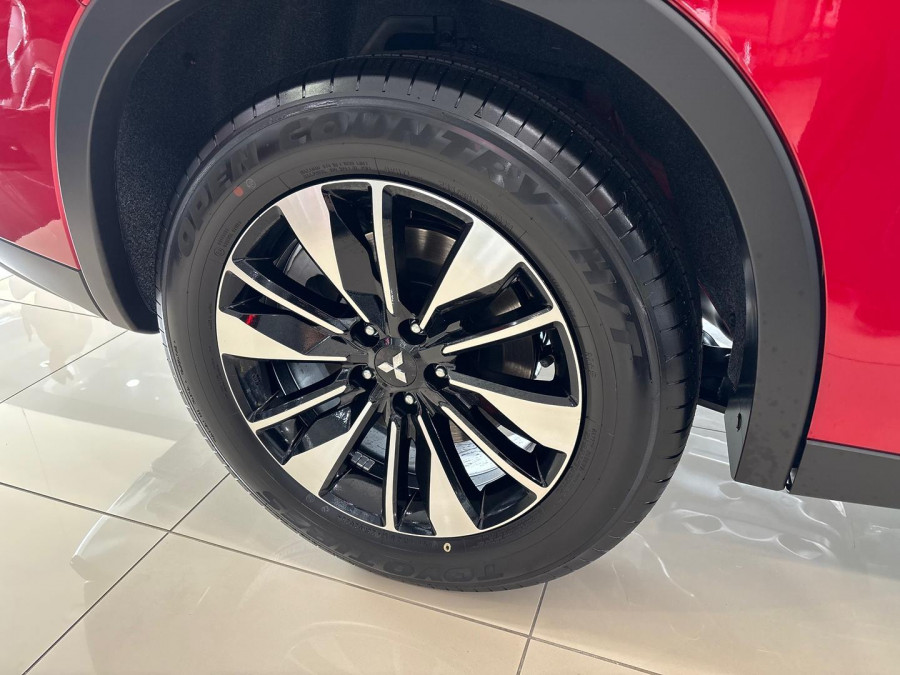 2025 Mitsubishi Outlander ZM LS SUV Image 9