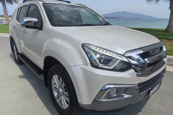 2018 Isuzu MU-X LS-T SUV Image 1