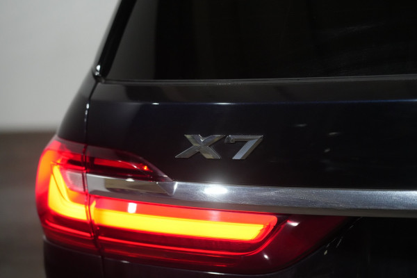 2019 BMW X7 Xdrive30d SUV image 9