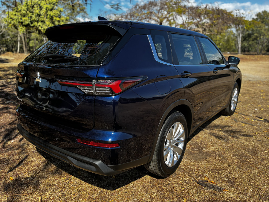 2026 Mitsubishi Outlander ZM ES SUV Image 6