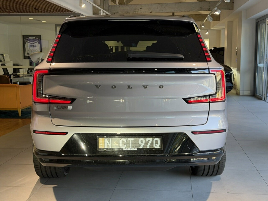 2026 Volvo EX90  Ultra Twin Motor Performance SUV Image 4