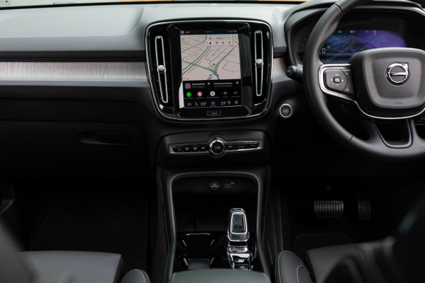 2025 MY26 Volvo XC40 XZ Ultra B4 Dark SUV Image 14