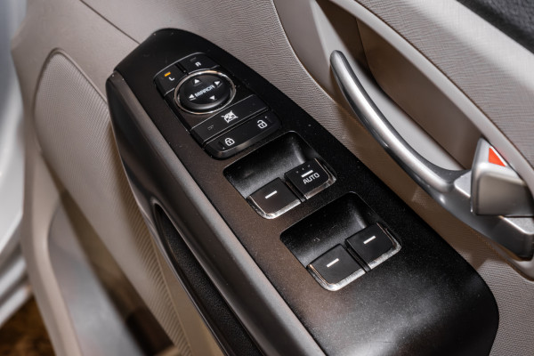 2018 MY19 Kia Carnival YP S Van image 18