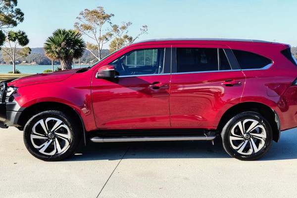 2021 Isuzu MU-X RJ LS-T SUV Image 4