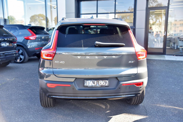 2026 Volvo XC40 XZ Ultra B4 Dark SUV Image 4