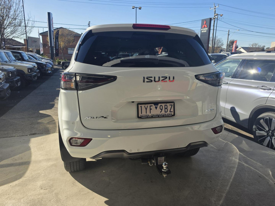 2023 Isuzu MU-X RJ LS-T SUV Image 7