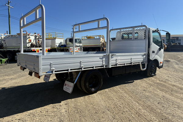2017 Hino 300 Tray Dropside Image 2
