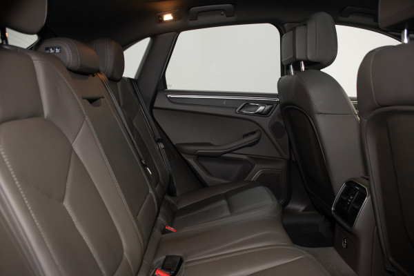 2021 Porsche Macan SUV Image 3