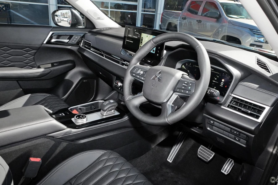2025 Mitsubishi Outlander ZM Exceed SUV Image 5