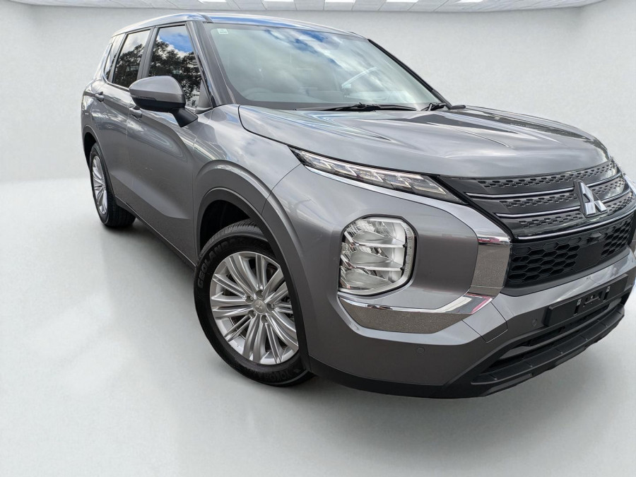 2022 Mitsubishi Outlander ZM ES SUV Image 1