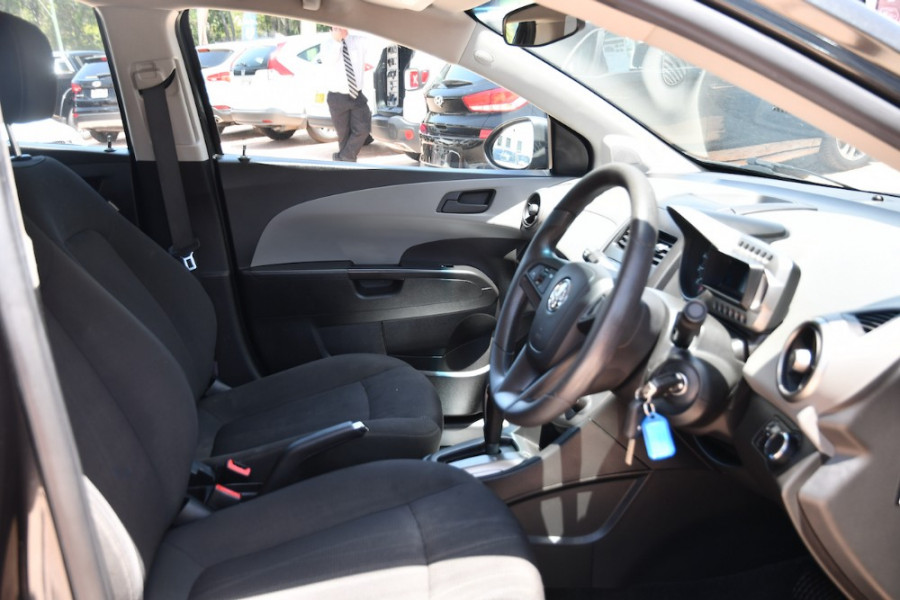 2015 Holden Barina TM MY15 CD Hatchback Image 10