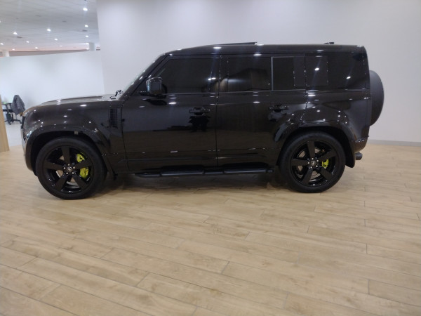 2024 MY25 Land Rover Defender L663 110 P525 V8 SUV image 6