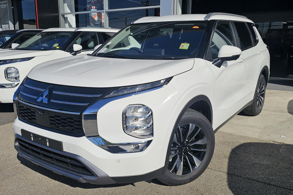 2026 Mitsubishi Outlander ZM LS SUV