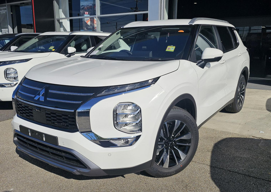 2026 Mitsubishi Outlander ZM LS SUV Image 1