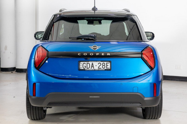 2025 MINI Cooper F65 C Favoured Hatch image 3