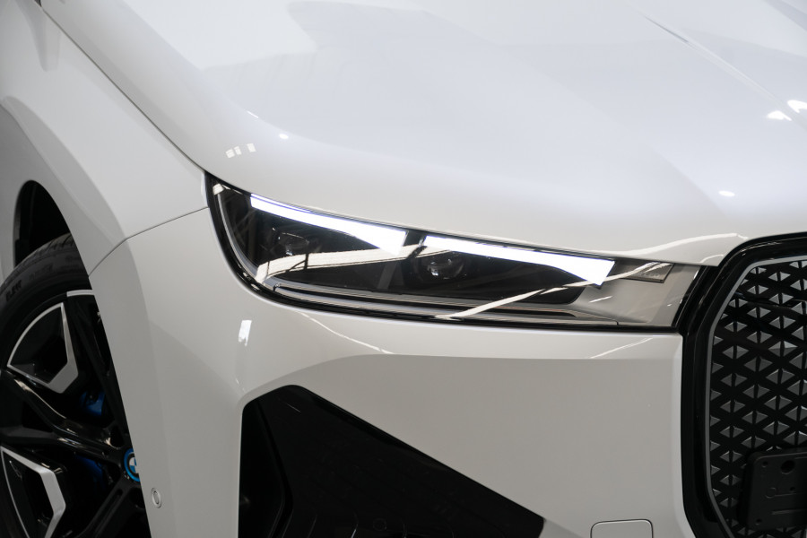 2024 BMW iX xDrive40 Sport SUV Image 2
