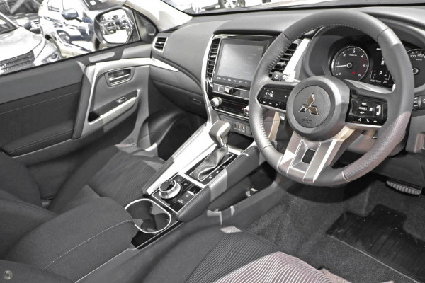 2024 Mitsubishi Pajero Sport QG GLX SUV Image 5